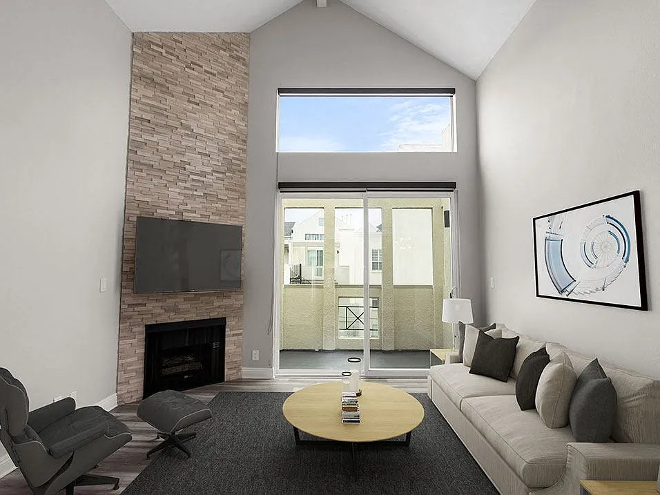 Palms Court — Photo 1