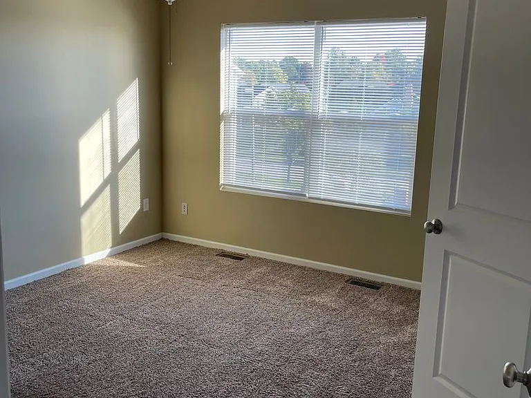 6870 Jack London Dr — Photo 33