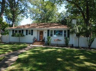 16 Tanager Dr, Toms River, NJ