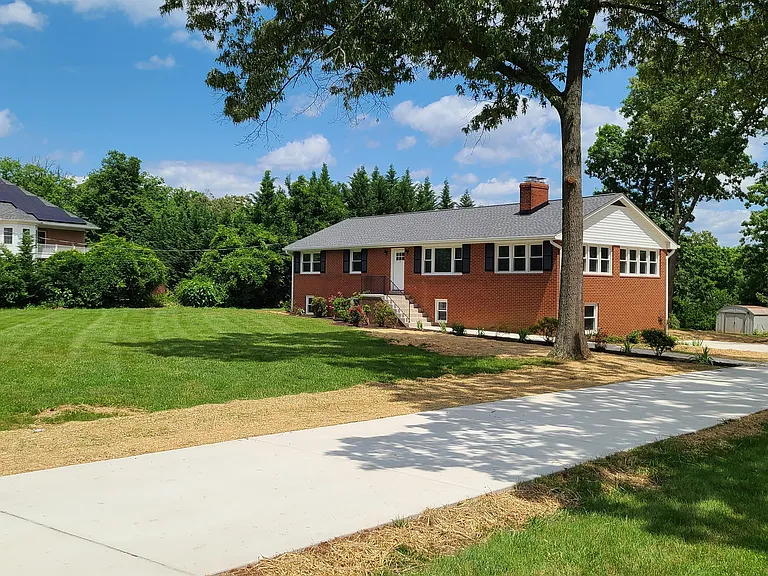 7 Cedar Dr — Photo 1