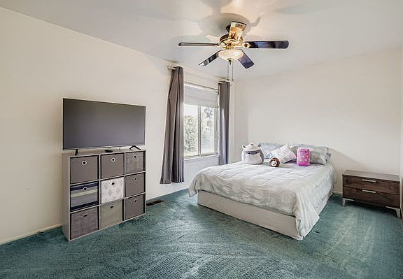 3rd image of 1072 Cove Dr