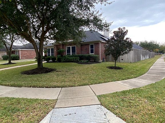 3rd image of 1402 Waterside Village Dr