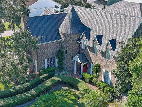 3rd image of 1720 Baron Ct