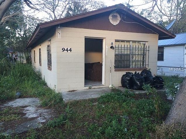1st image of 944 S Central Ave