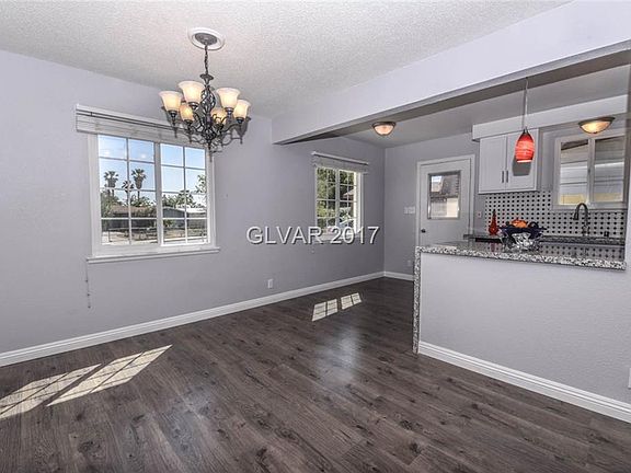 5th image of 212 Pershing Dr