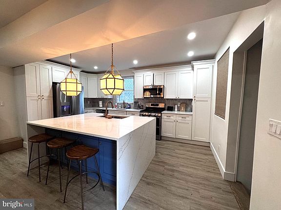 3rd image of 303 Tregaron Rd