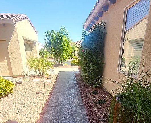 Front Entry to Street