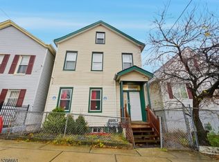 31 Dover St, Paterson City, NJ 07501