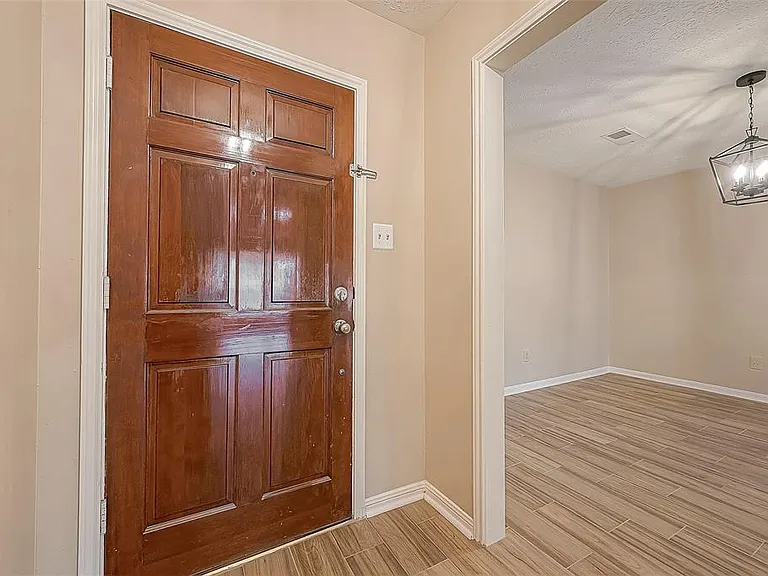 22319 Rangeview Dr — Photo 5