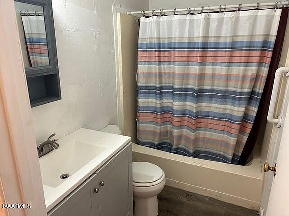 4th image of 517 Park St