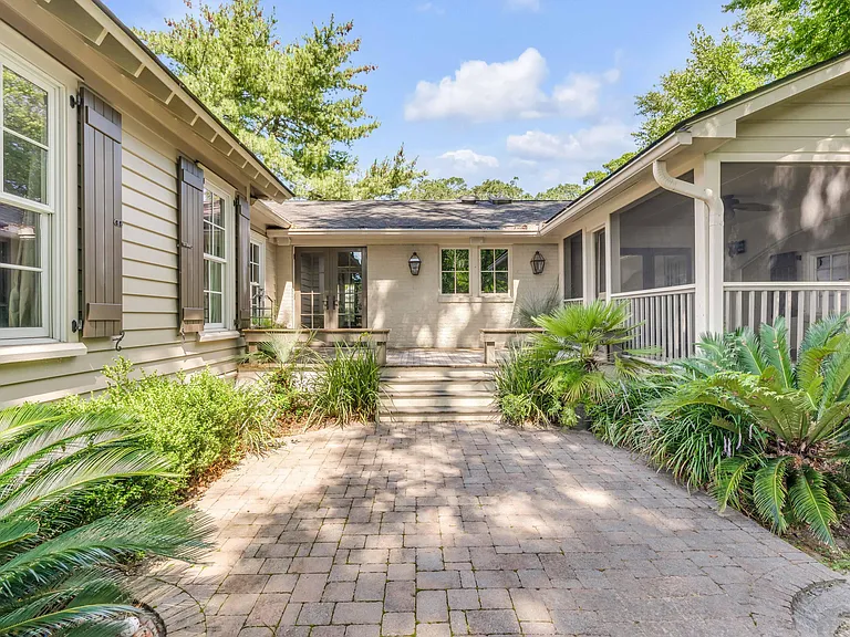 618 Pelzer Dr — Photo 28