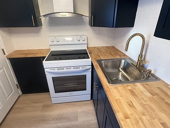 2nd image of 2 Tideview Path APT 8