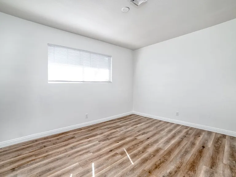 3556 Ruth Dr — Photo 12