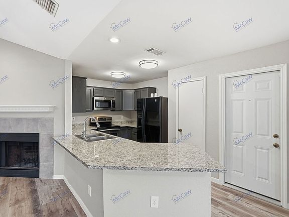3rd image of 2218 Prairie Creek Trl