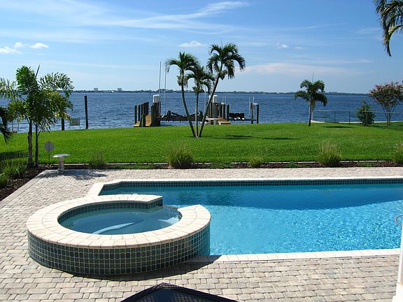 2nd image of 264 Bayshore Dr
