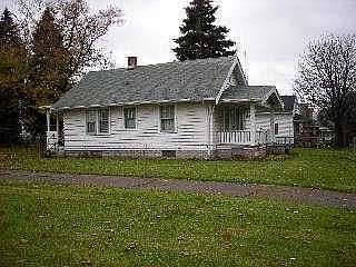 2nd image of 1122 Hirzel St