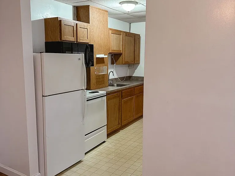308 Fairgrounds Rd — Photo 2