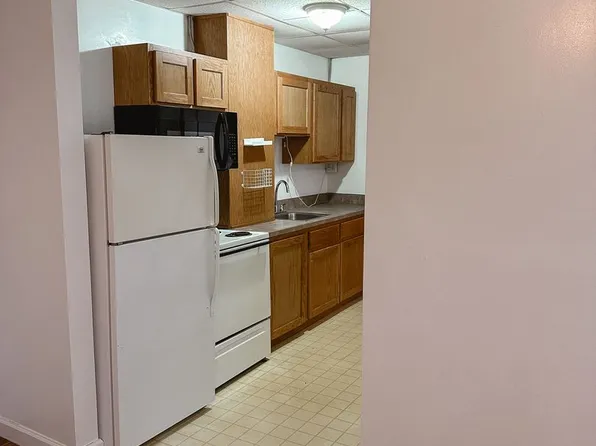 308 Fairgrounds Rd, 308 Fairgrounds Rd #8, Versailles, MO 65084