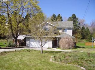 1004 11th St, La Grande, OR 97850