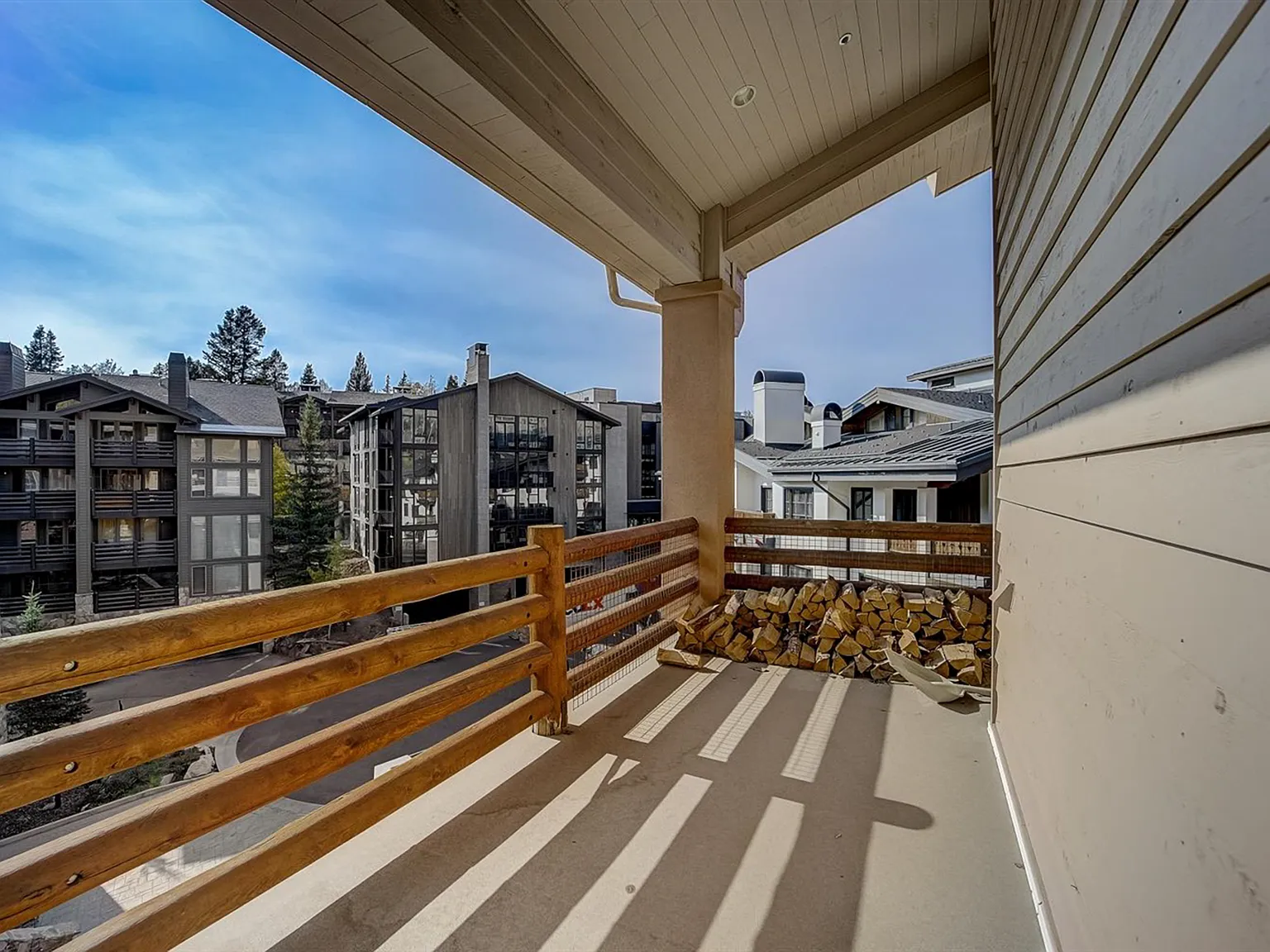 2 bed, 1597 sqft, $5,500 — Photo 4