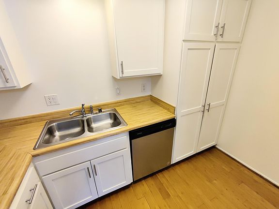 3rd image of 4248 Arch Dr