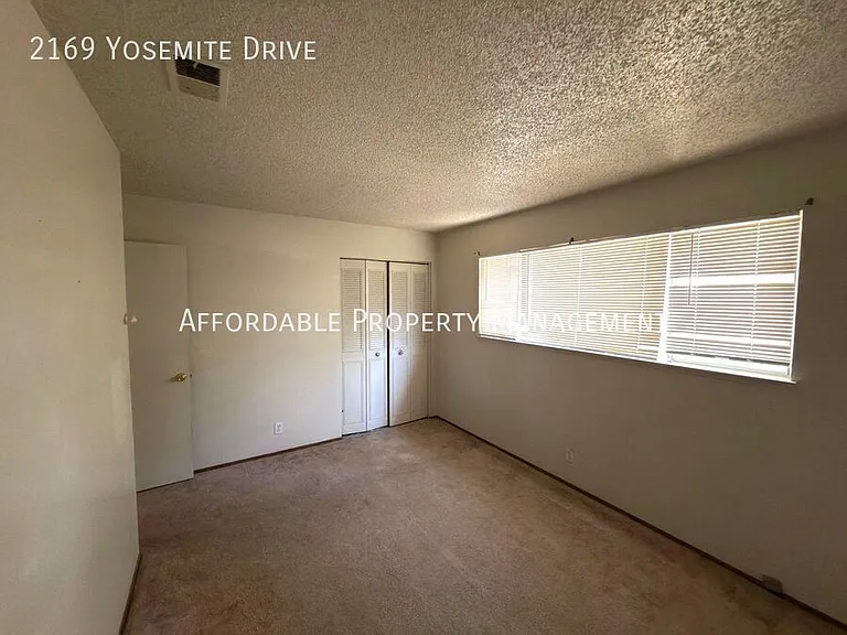 2169 Yosemite Dr — Photo 9