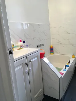 Rented by Century 21 Metropolitan | media 77