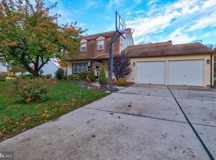284 Tenby Chase Dr, Delran, NJ 08075