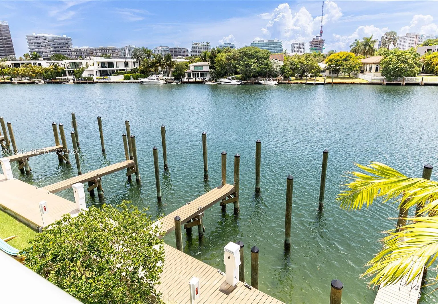 2 bed, 2.5 bath, 1329 sqft, $8,500 — Photo 3