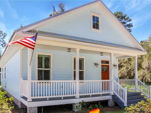 905 Wayne St, Darien, GA 31305