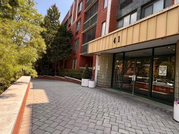 41 Wellington Ct APT 1A, Staten Island, NY 10314