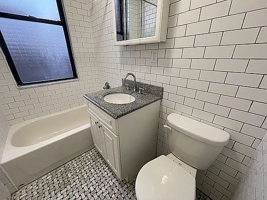 4th image of 31-14 35th St #2E