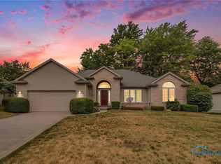 8254 Water Park Dr, Holland, OH 43528
