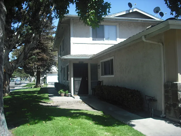 2646 Tiller Ave — Photo 3
