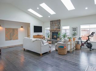 19963 Cliffrose Dr, Bend, OR 97702