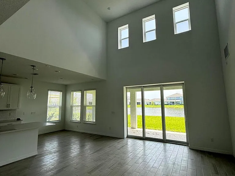 11629 SW Macelli Way — Photo 7