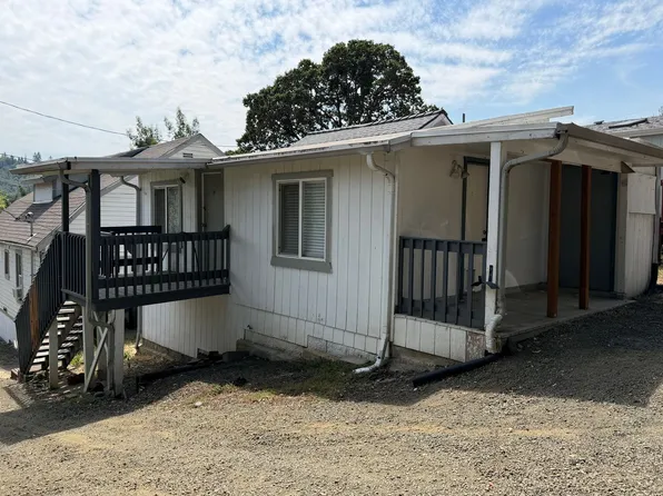 2032 NE Oswego Ave, Roseburg, OR 97470