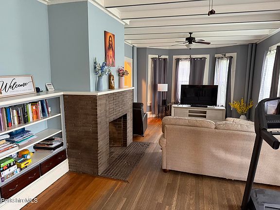 4th image of 29 Chase Ave #31