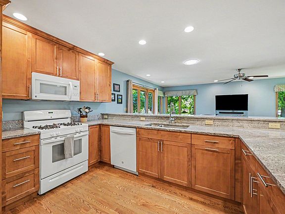 5th image of 400 Milbert Rd