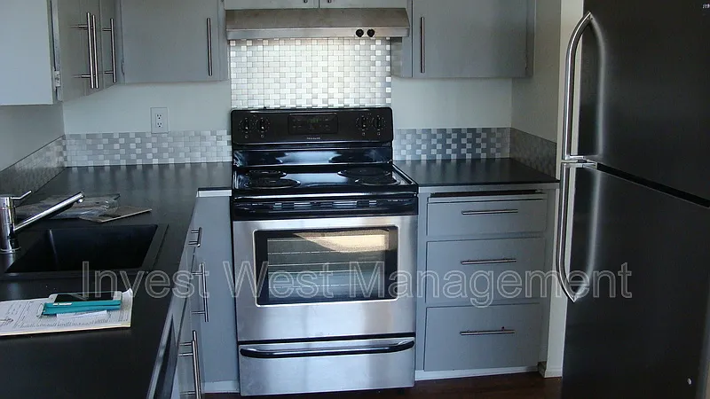 2 bed, 1.0 bath, 850 sqft, $1,350 — Photo 4