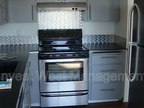 3rd image of 319 NE 104th Ave APT B
