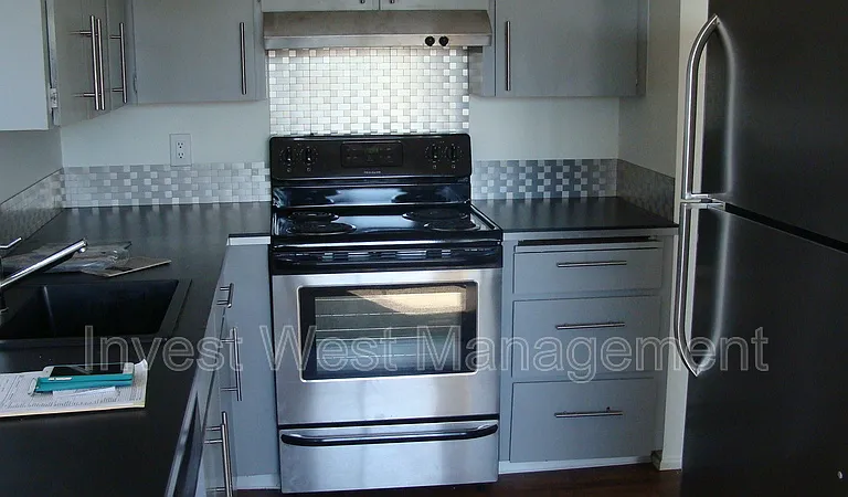 319 NE 104th Ave #B — Photo 3