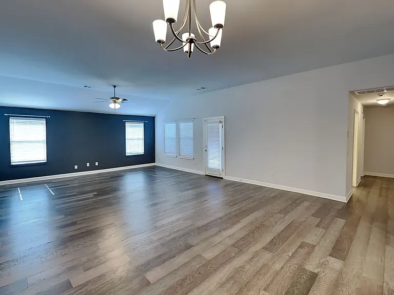 457 Compass Dr — Photo 6