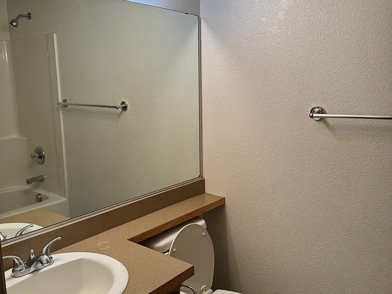 1305 Grape Ln — Photo 5