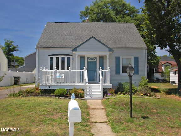 3rd image of 131 Laurel Avenue