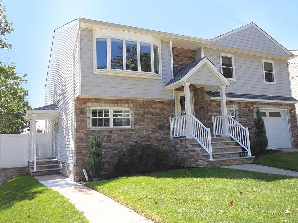 1st image of 808 Ionia Ave