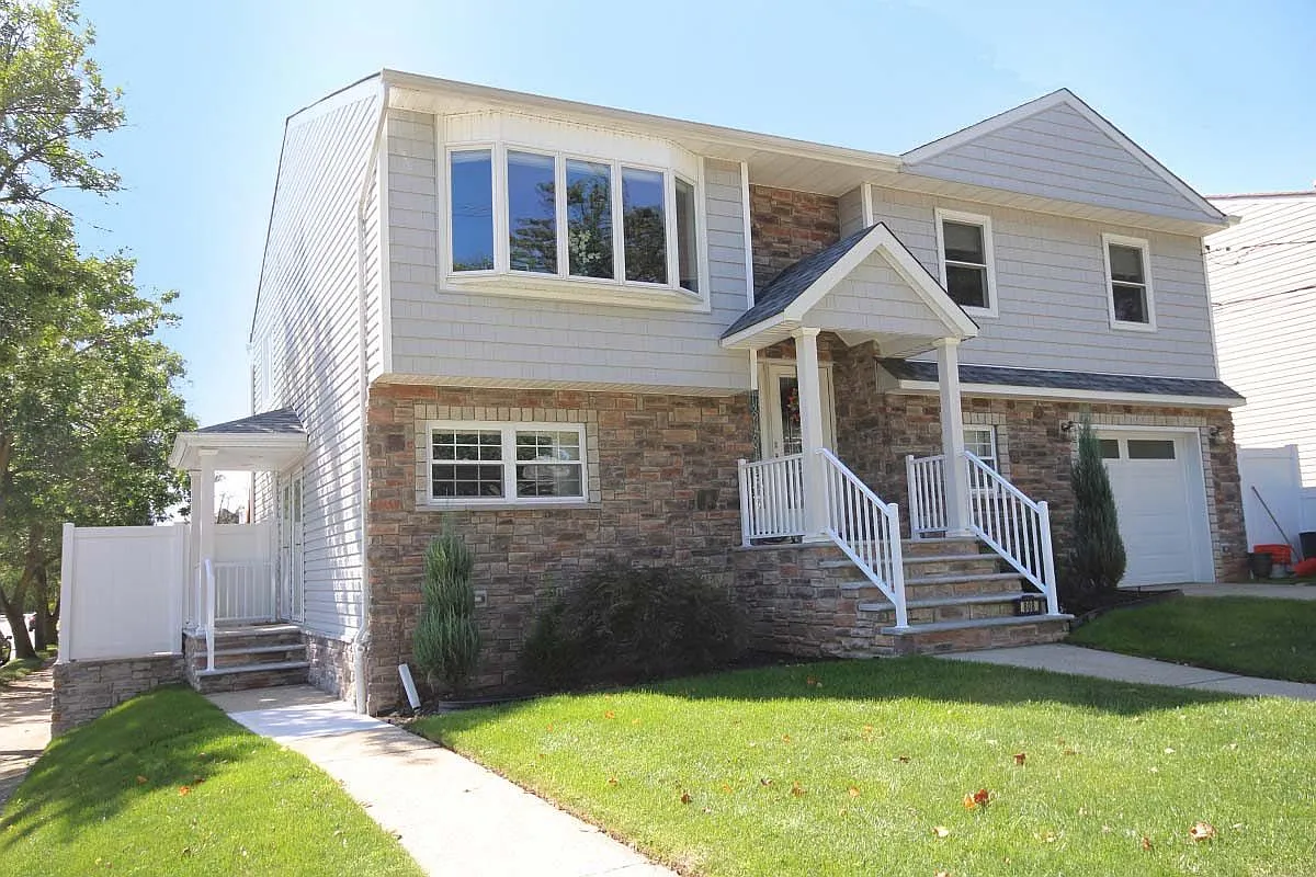 808 Ionia Ave photo 1