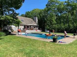 60 Shinnecock Ave, East Quogue, NY 11942