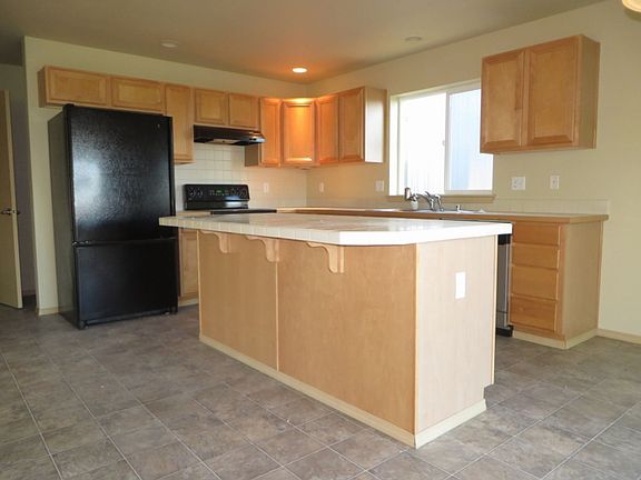 5th image of 14921 68th Ave E
