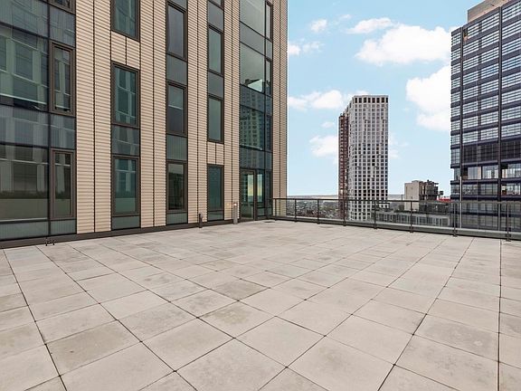 4th image of 10 City Pt APT 39M